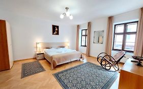 Xander Apartments